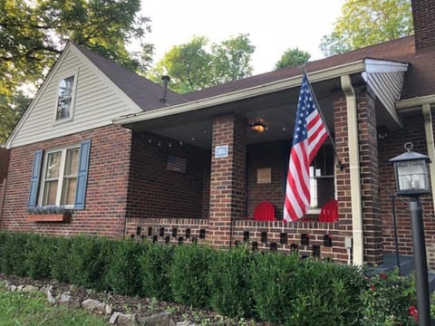 Huge Backyard Private Patio Charming Home House in East Nashville