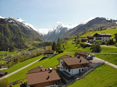 Bird's eye view, On site, Mountain view