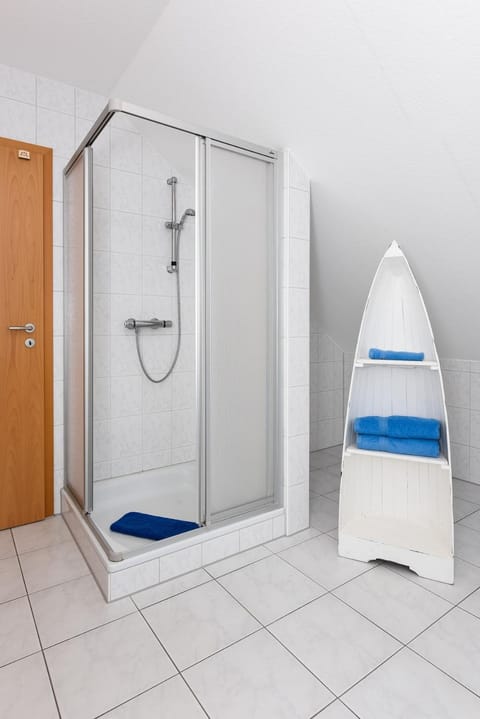 Ferienwohnung Krabbe 2, Bensersiel, mit gemeinschaftlichen Garten Apartment in Esens