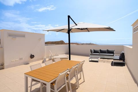 Balcony/Terrace, sunbed