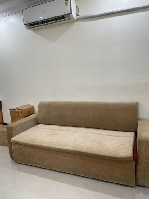 1 BhK APARTMENT IN MIRA SOCIETY SALISBURY PARK NEAR MG ROAD PUNE Apartment in Pune