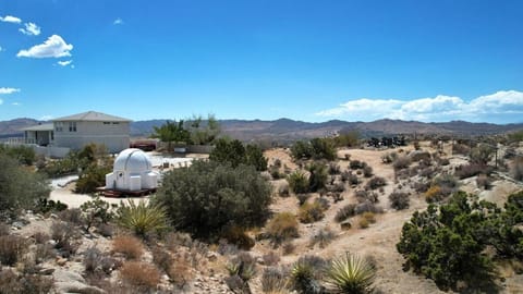 Observatory Retreat - the Ultimate Stargazing Getaway with Private Observatory Casa de campo (Villa) in Yucca Valley