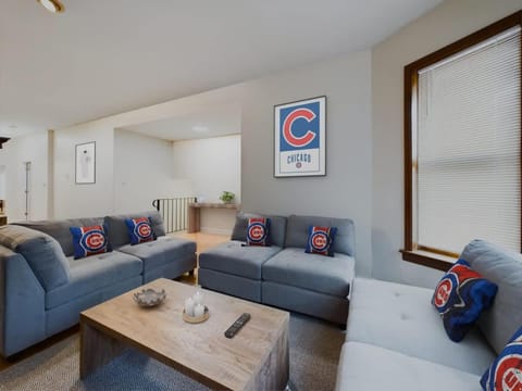 Cubs Clubhouse Retreat Apartment in Wrigleyville