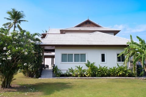 Hermit villa 芭提雅古迹避世庄园 Villa in Pattaya City