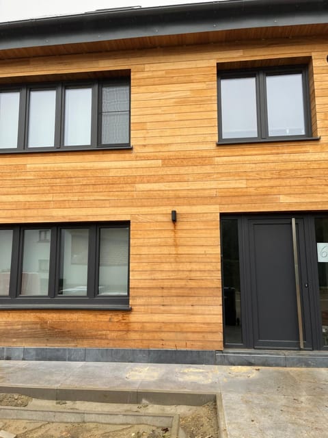 Property building, Day