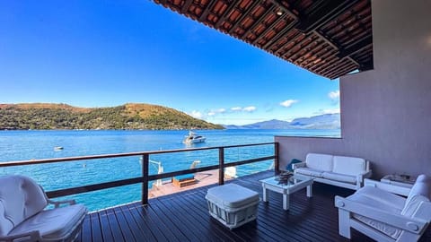 House Literally with foot in the water-Porto Galo House in Angra dos Reis