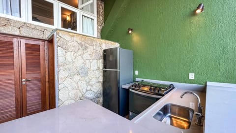 House Literally with foot in the water-Porto Galo House in Angra dos Reis