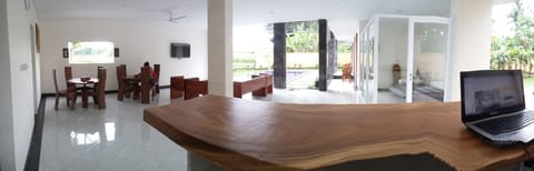 Communal lounge/ TV room, Living room, Lobby or reception