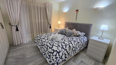 Charming Floor Antonia Vista Mar Apartment in Sitio de Calahonda