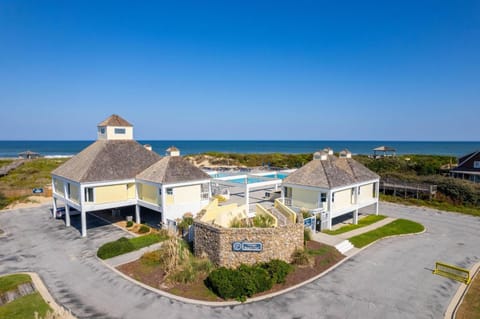 L05 Bubbles Up Casa in Roanoke Island