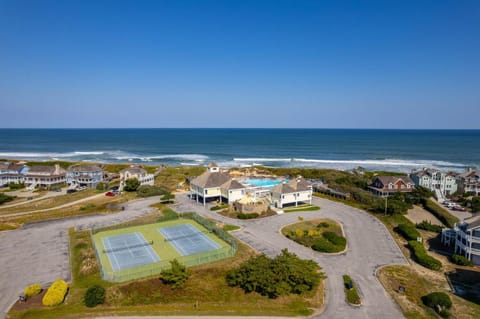 L05 Bubbles Up Casa in Roanoke Island