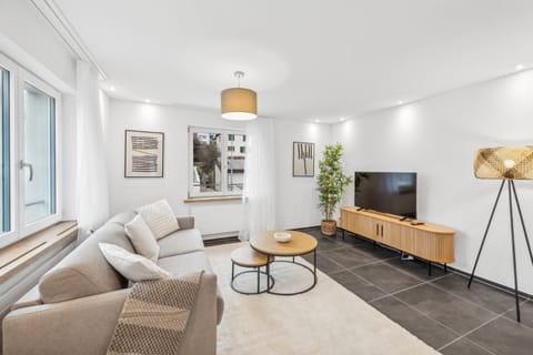 Communal lounge/ TV room, TV and multimedia, Living room, Seating area