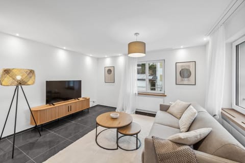 Communal lounge/ TV room, TV and multimedia, View (from property/room), Living room, Seating area