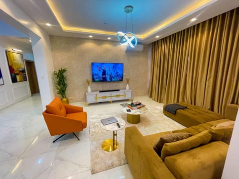 Communal lounge/ TV room, TV and multimedia, Living room, Seating area, Evening entertainment