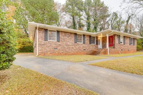 15 Mi to Dtwn Atlanta Home with In-Unit Laundry Haus in Belvedere Park