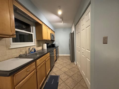 Kitchen or kitchenette, dishwasher, oven, pet friendly, stove