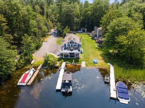 Serene Lakefront Haven Private Beach & Dock Casa in Meredith