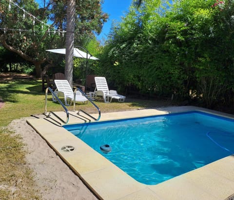 Garden view, Pool view, Swimming pool, sunbed