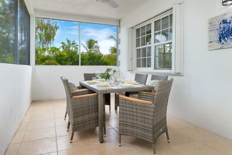 Patio, Dining area