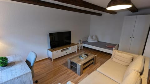 Communal lounge/ TV room, TV and multimedia, Living room, Seating area, Evening entertainment