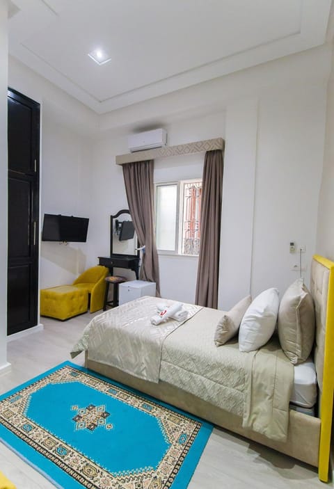 Bed, TV and multimedia, Bedroom, air conditioner