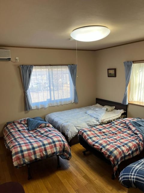 一棟貸切ゲストハウスかた籠 Bed and Breakfast in Saitama Prefecture