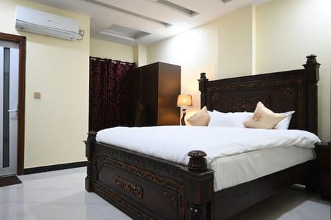 The Guest house Inn DHA Bed and Breakfast in Karachi