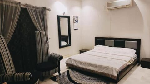 The Guest house Inn DHA Bed and Breakfast in Karachi