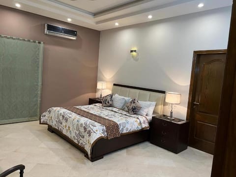 The Guest house Inn DHA Bed and Breakfast in Karachi