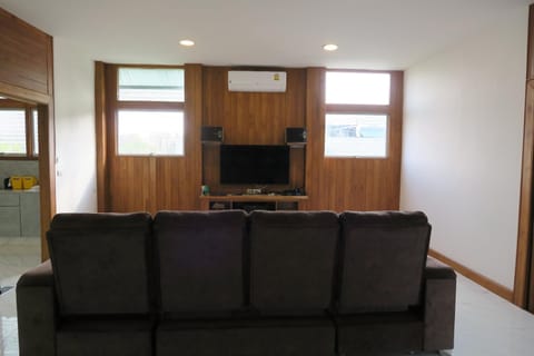 Communal lounge/ TV room, Communal lounge/ TV room, Living room