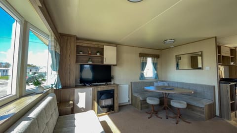 Littlesea Caravan Campground/ 
RV Resort in Weymouth