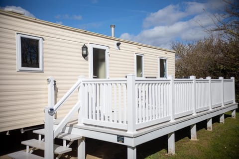 Littlesea Caravan Campground/ 
RV Resort in Weymouth