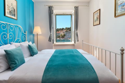 Bed, View (from property/room), Bedroom
