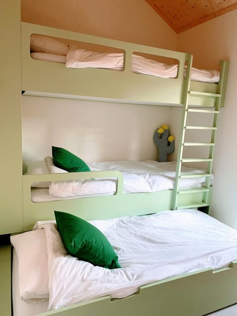 Bed, Bedroom, bunk bed