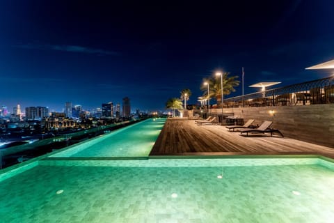 City view, Pool view, Swimming pool