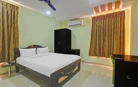 Bed, TV and multimedia, Photo of the whole room, Bedroom, air conditioner