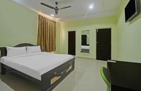 Bed, TV and multimedia, Photo of the whole room, Evening entertainment, Bedroom, air conditioner