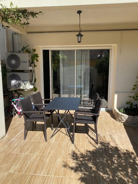 Charmant appart 42m climatisé 1 chambre avec terrasse et cuisine équipée Apartment in Villeneuve-lès-Avignon