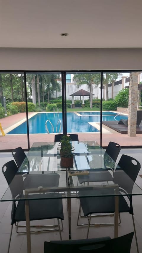 Minimalist Studio Condo - Alabang Near Airport Apartment hotel in Muntinlupa