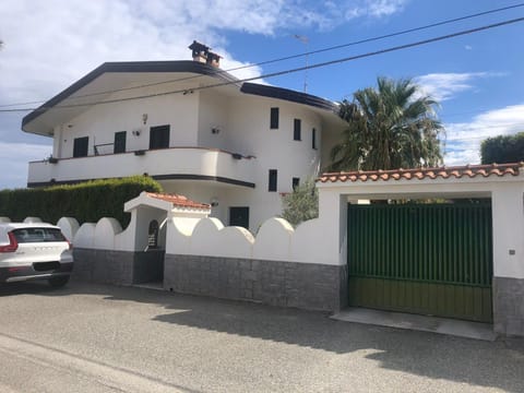 Property building, Street view