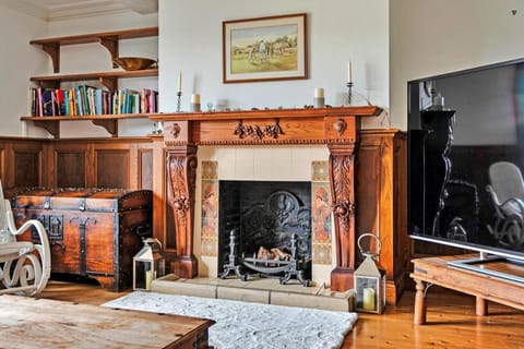 Living room, fireplace