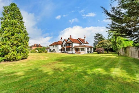 Property building, Day, Garden