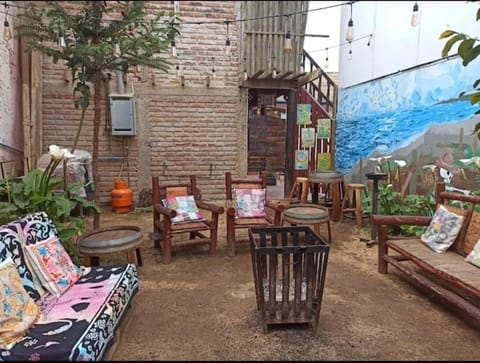 Hostal Traveland Surf Pichilemu Bed and Breakfast in Pichilemu