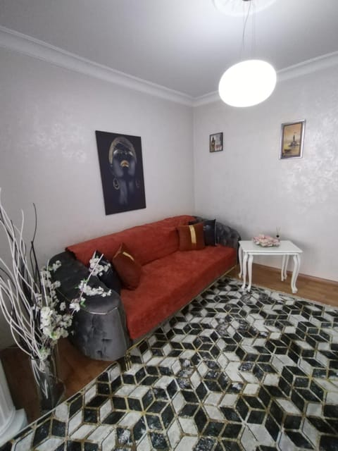 2Ege üniversitesi ve hastanesine çok yakın Aileye yada Firmaya uygun Apartment in Izmir