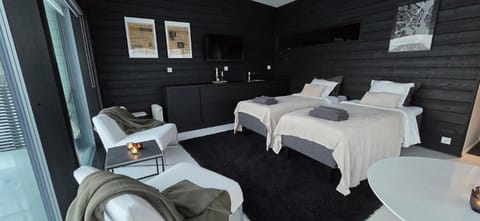 Bed, Photo of the whole room, Seating area, Bedroom