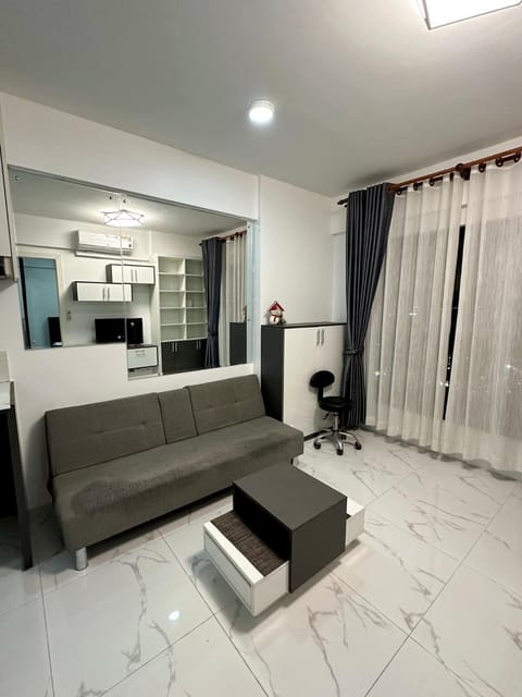 Condo,1double bed, 1living Room 32sq,pool Capsule hotel in Phnom Penh Province