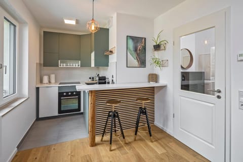 Dining area, kitchen