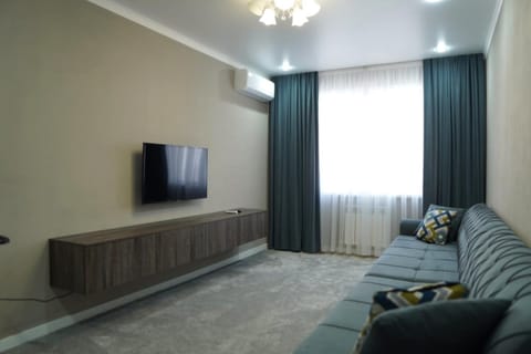 TV and multimedia, Living room, Seating area, air conditioner