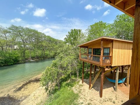 Waterfront Sky Cabin 2 House in Canyon Lake