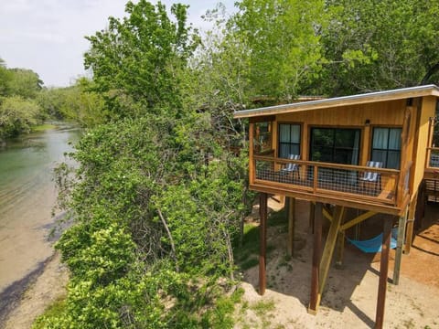 Waterfront Sky Cabin 3 House in Canyon Lake